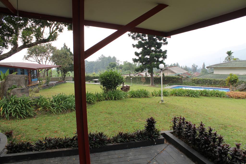 Villa Angkasa Bogor Exterior photo