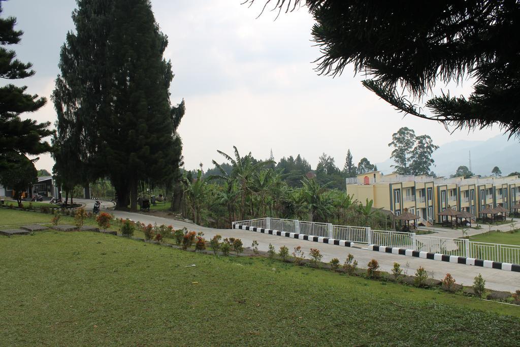 Villa Angkasa Bogor Exterior photo