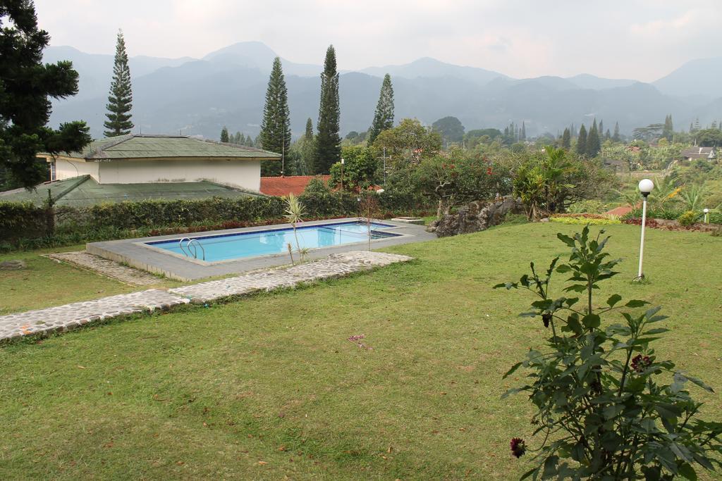 Villa Angkasa Bogor Exterior photo