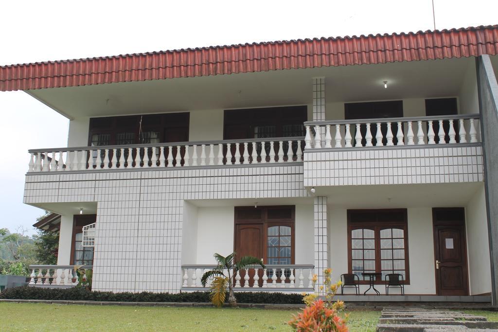 Villa Angkasa Bogor Exterior photo