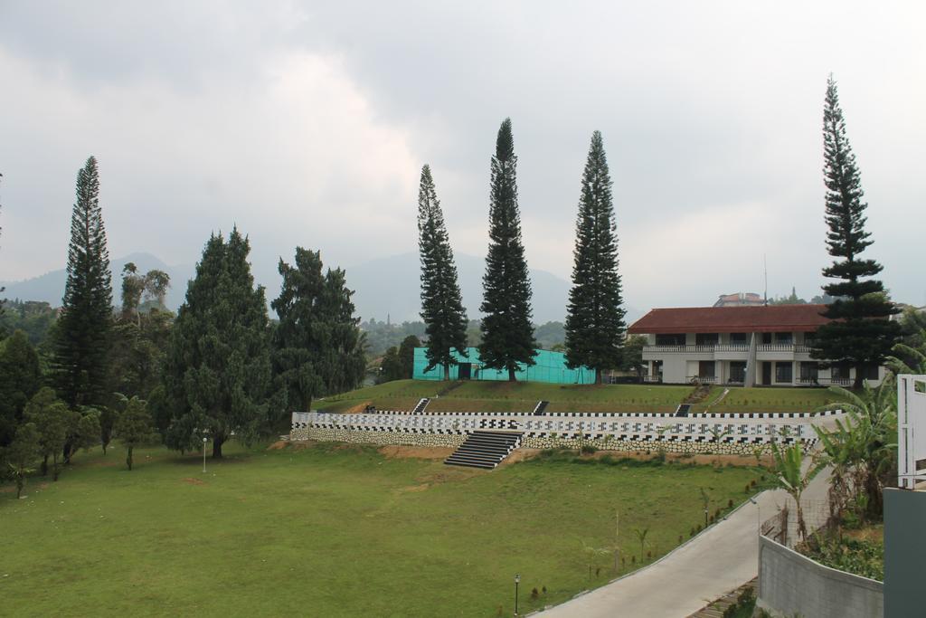 Villa Angkasa Bogor Exterior photo