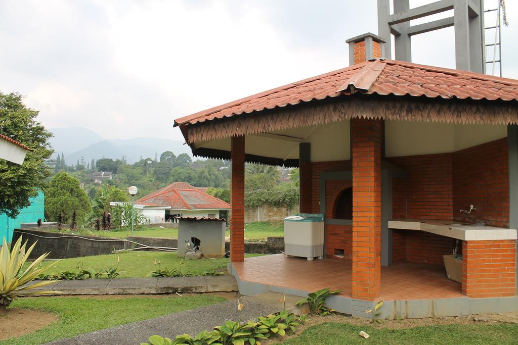 Villa Angkasa Bogor Exterior photo