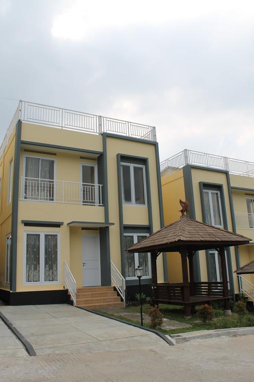 Villa Angkasa Bogor Exterior photo