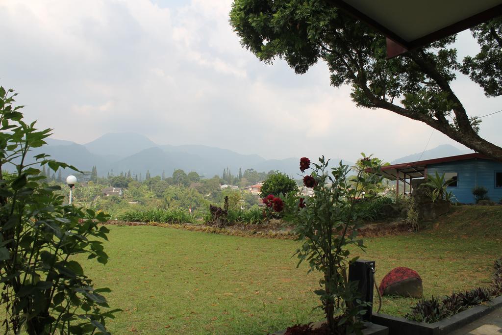 Villa Angkasa Bogor Exterior photo