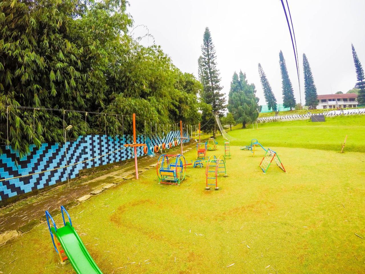 Villa Angkasa Bogor Exterior photo